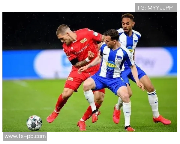 柏林赫塔主场迎战桑德豪森期待重振士气争取胜利