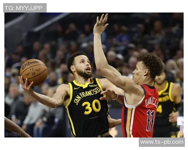 勇士队凭借13记三分球轻松击败鹈鹕队展现强大火力